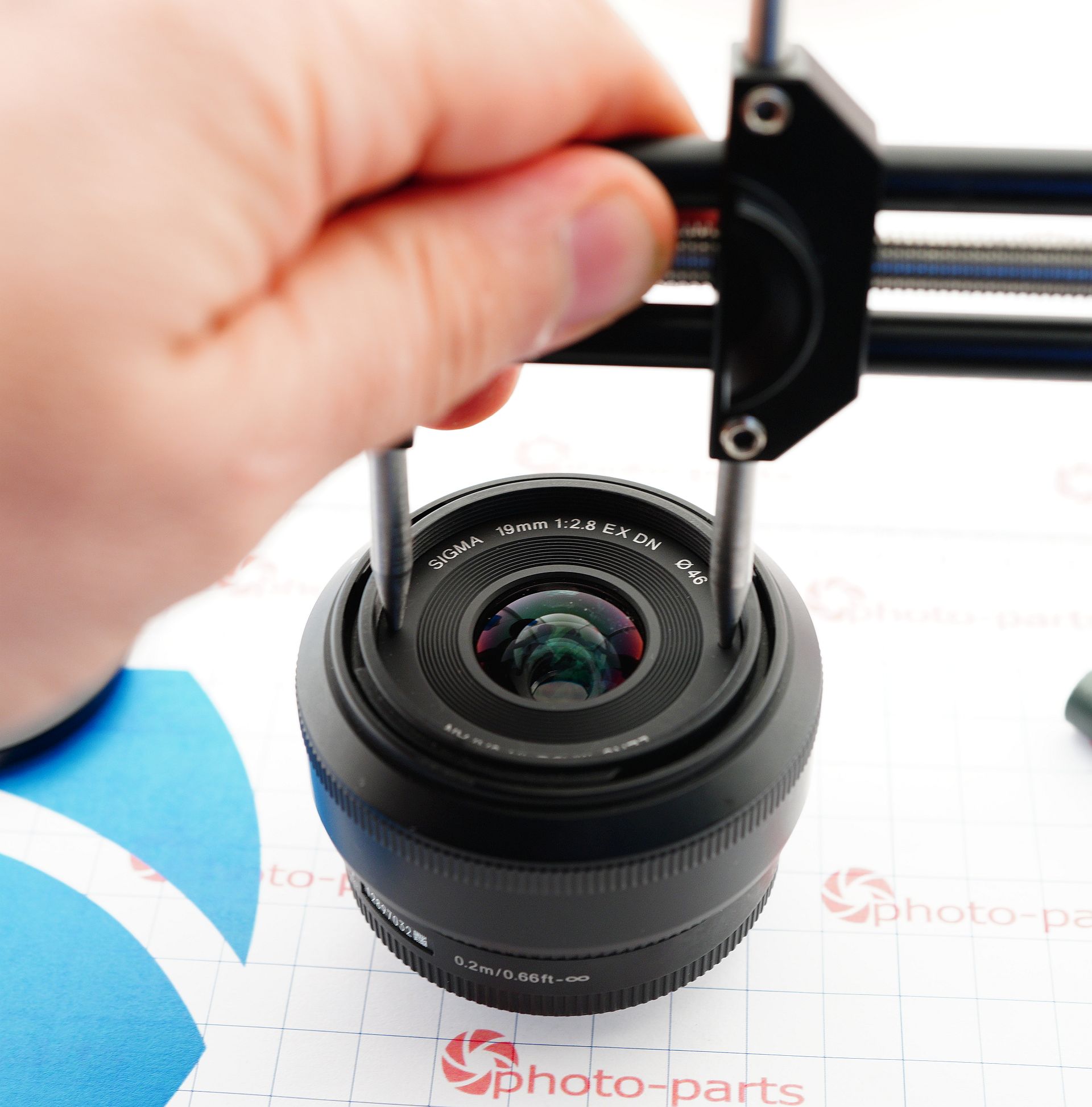 Sigma 19mm F2.8 DN M43 removing decorative ring